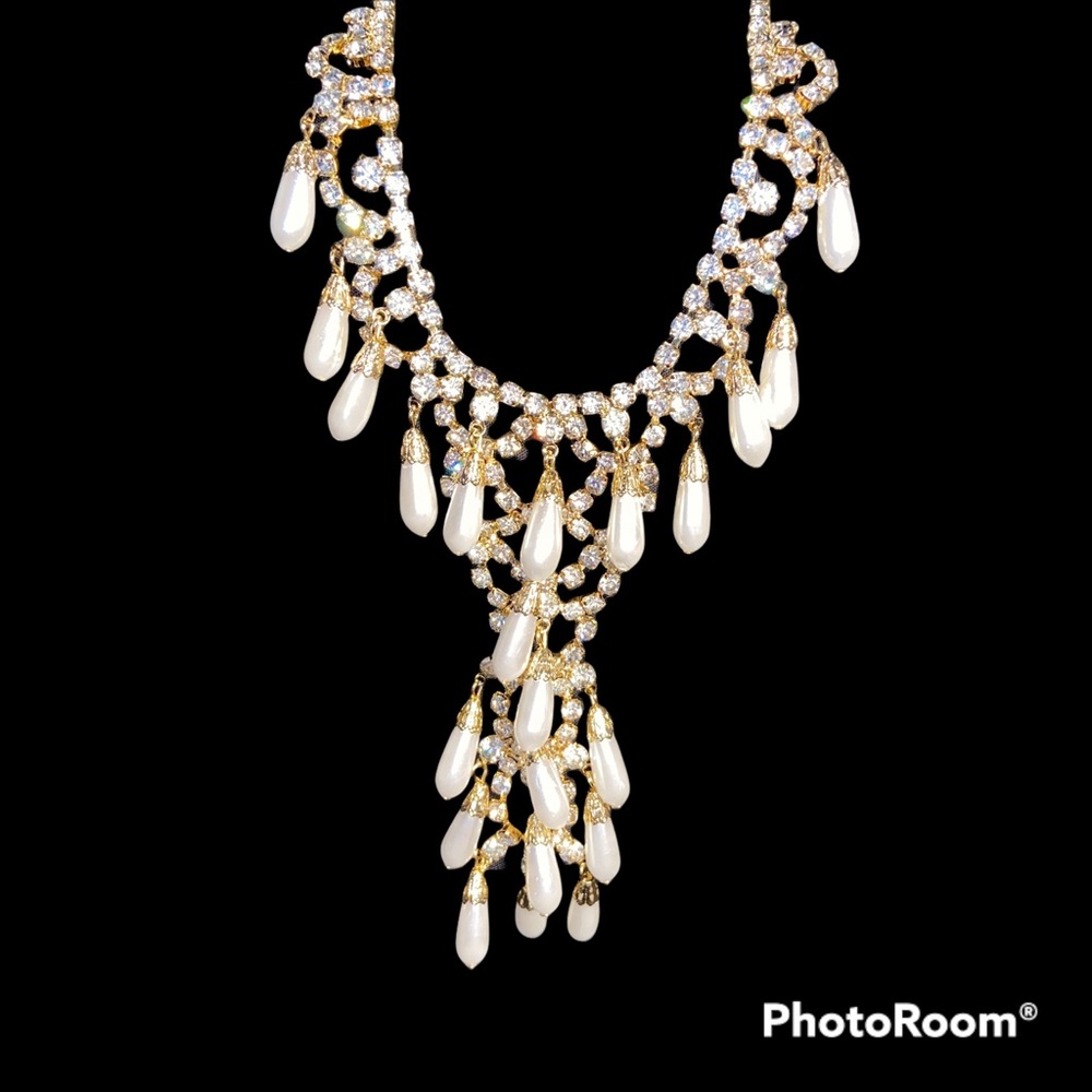 1950’s Stunning Rhinestone & Faux Teardrop Pearl Necklace